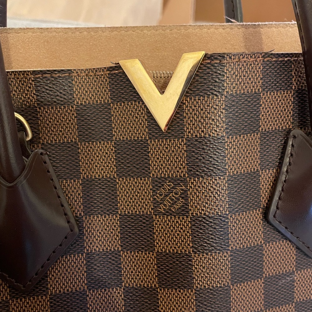 Louis Vuitton Damier Ebene Canvas Kensington V Bag - Picture 10 of 16
